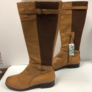 NWT Aetrex Chelsea Boot 8 Wide Cognac